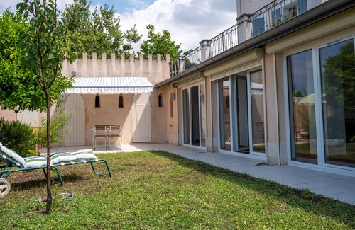 Montolivet Apartment | Appartement Indépendant Avec Climatisation, Jardin et Parking