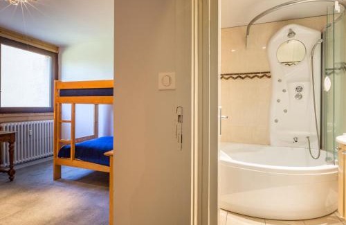 Le Cret Apartment | Appartement intime et confortable avec balcon sud à Val-d'Isère - FR-1-694-115