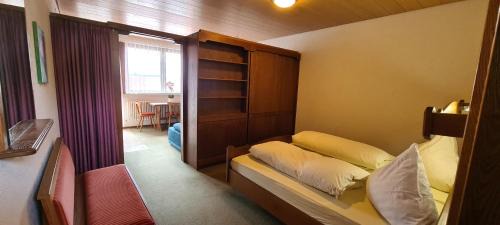 Herrischried Apartment | Appartement Klausenhof mit schönem Balkon - Pension Hauber