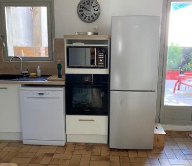 Gruissan Apartment | Appartement la corde a linge Gruissan village avec terrasses