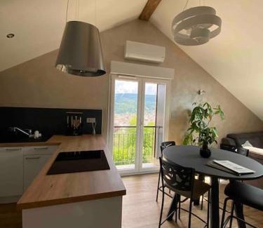 Gerardmer Apartment | appartement la fleur d'abeille avec une belle vue et spa