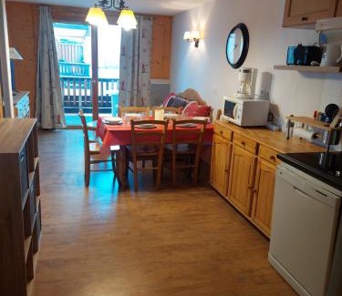 Orcieres-Merlette Apartment | Appartement labéllisé aux pieds des pistes agrée PMR 6 personnes