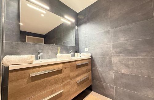 Saint-Avre Apartment | Appartement Le Cocon Proche Station Ski-Piscine