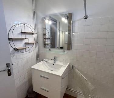 Le Poet-Laval Apartment | Appartement les Mésanges en rez de jardin -terrasse-2 chambres-parking