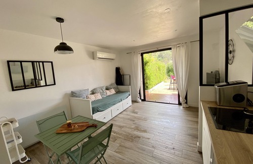 Tiuccia Apartment | Appartement les Marines, Accès Plage à Pied. Vue Mer. Grande Terrasse