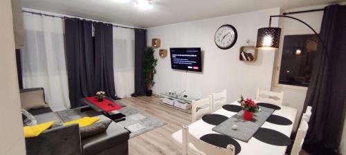 Mons-en-Baroeul Apartment | Appartement Lille WIFI Parking by Servallgroup
