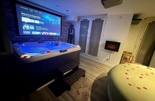 Toulouse West Apartment | Appartement Love Room/Jacuzzi