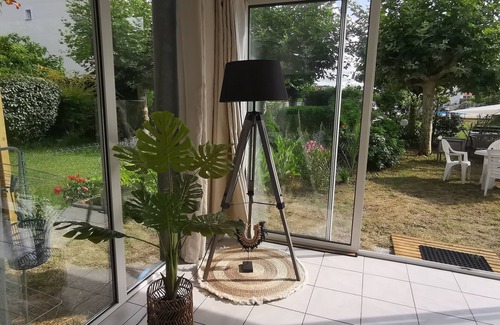 Biscarrosse Apartment | Appartement Lumineux Avec Jardin Privatif et Piscine, Près du lac