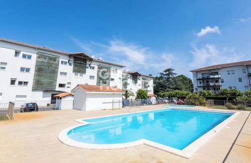 Biscarrosse Apartment | Appartement Lumineux Avec Jardin Privatif et Piscine, Près du lac