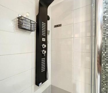 Saint-Lambert Apartment | Appartement lumineux au cœur de Marseille avec balcon privé