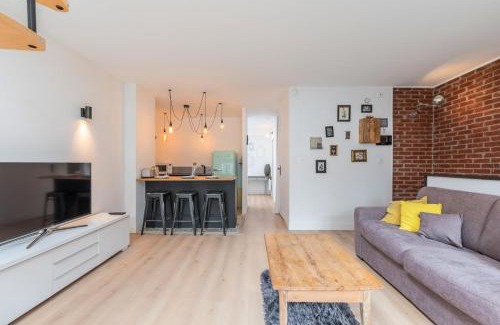 Wazemmes Apartment | Appartement lumineux avec rooftop et garage privé.