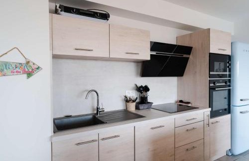 Narbonne-Plage Apartment | Appartement lumineux et climatisé avec WIFI et parking à Narbonne-Plage - FR-1-409-202