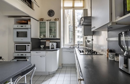Faubourg-du-Roule Apartment | Appartement Luxe - Arc de Triomphe/champs Elysées