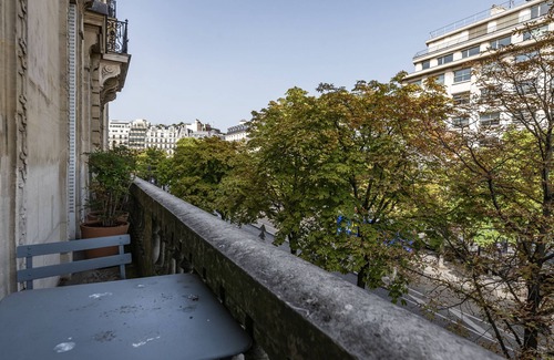Faubourg-du-Roule Apartment | Appartement Luxe - Arc de Triomphe/champs Elysées