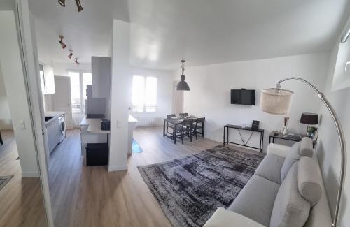 Levallois-Perret Apartment | Appartement luxueux dans maison bourgeoise parisienne