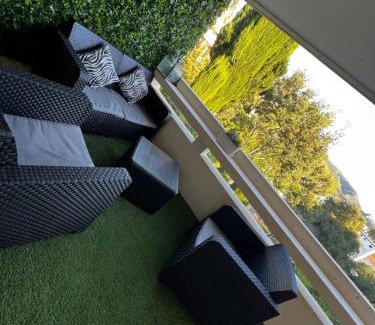 La Pomme Apartment | Appartement luxueux design architecte tout équipés 85m2 sur 2 niveaux plus 2 terrasses de 16m2