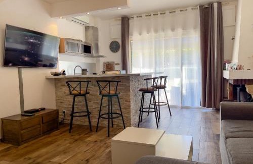 Pineto Apartment | Appartement Maenat