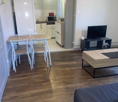 Montbard Apartment | Appartement meublé - 2 Chambres