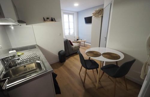 Gien Apartment | Appartement meublé 8 - 15 min Dampierre - 25 min Belleville - WIFI