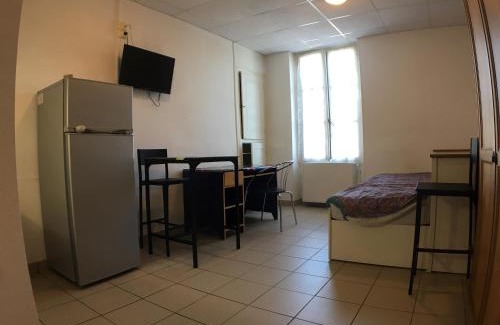 Gien Apartment | Appartement meublé n°3 - 15 min Dampierre - 25 min Belleville - WIFI