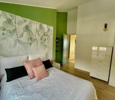 Pisano Apartment | Appartement moderne à Nebbiuno avec vue