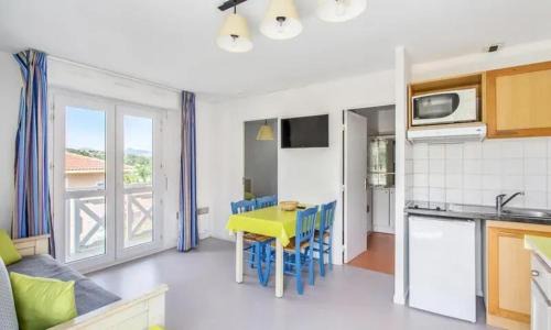 Carnoux-en-Provence Apartment | Appartement moderne avec vue à Carnoux-en-Provence 26 m², piscine