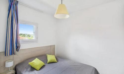 Carnoux-en-Provence Apartment | Appartement moderne avec vue à Carnoux-en-Provence 26 m², piscine