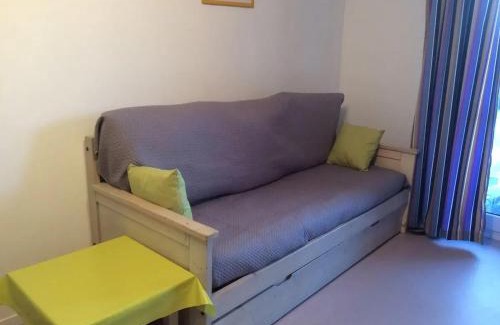 Carnoux-en-Provence Apartment | Appartement moderne avec vue à Carnoux-en-Provence 26 m², piscine