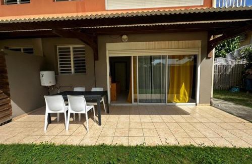Cayenne Apartment | Appartement Montabo Zen T2 - Jacuzzi - Jardin - Terasse - Wifi - Clim - Zac hibiscus