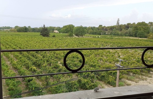 Venasque Apartment | APPARTEMENT ON THE 2ND FLOOR IN A FARMHOUSE 19TH CENTURY:TERRACE :GROUND FLOOR