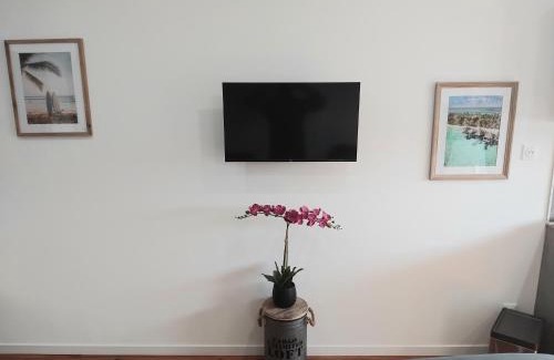 Conde-sur-Sarthe Apartment | Appartement Parking Wifi Terrasse cosy