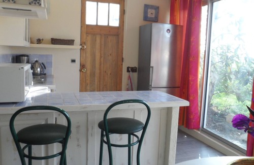 Piolenc Apartment | Appartement Piscine en Campagne un Havre de Paix Animaux de Compagnie Bienvenus