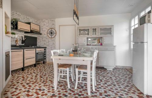 Prefailles Apartment | Appartement pour 4 avec grand jardin