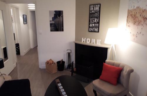 Dieppe Apartment | Appartement Quai Ouest, vue entrée port, Stationnement gratuit, Lits faits pour votre arrivée, serviettes de toilettes fournies