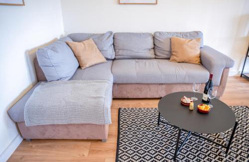 Tournus Apartment | Appartement Quai Saône - Balcon vue Saône