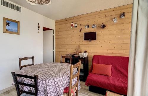 La Toussuire Apartment | Appartement rénové à 50m des pistes, balcon Est, 2 étoiles, 5 pers. - FR-1-417-24