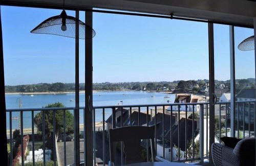 Tregastel Apartment | Appartement rénové à Trégastel avec vue sur mer et parking - FR-1-368-117