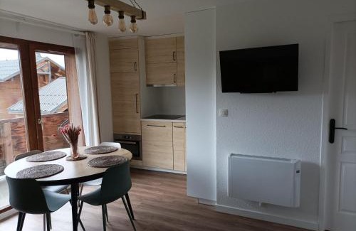 La Joue du Loup Apartment | Appartement rénové 2 pièces 6 pers, parking, équipements complets - FR-1-504-160