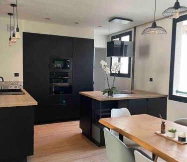 Quartier Vieux Marche-Cathedrale Apartment | Appartement rénové Hyper Centre