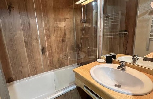 Areches Apartment | Appartement rénové plein centre, 4 personnes, 1 chambre, 1 coin montagne - VLI37