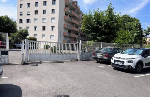 Aubenas Apartment | Appartement Résidence Privé