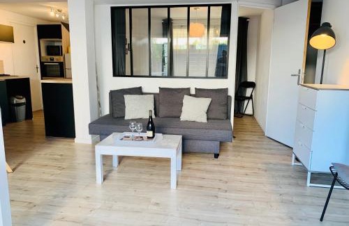 Parame Apartment | Appartement rez de jardin bord de mer (Sweet Home)