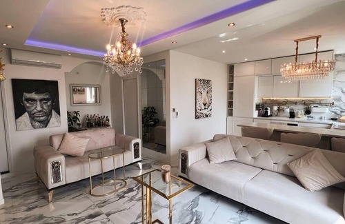 Garches Apartment | Appartement Royal Suite Deluxe 4 or 5 Guest