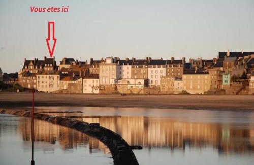 Saint-Servan Apartment | Appartement Saint Malo vue sur mer et sur intra muros, Ferry, plage et commerces à 50 m