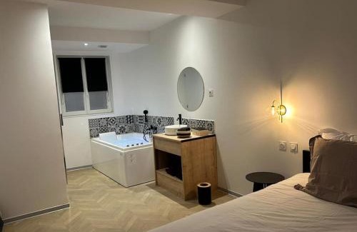 Moulins Apartment | Appartement SPA 2 pers-Couteliers-Centre ville