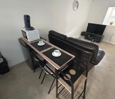 Miniac-Morvan Apartment | Appartement spacieux avec terrasse, Saint-Malo, Dinard, Dinan et Dol