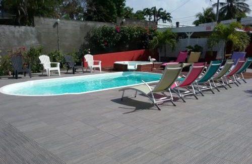 Sainte-Anne Apartment | Appartement spacieux à Sainte-Anne avec piscine partagée.