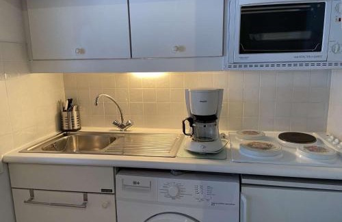Frejus Plage Apartment | Appartement Studio Cabine à Fréjus, Piscine, Plage à 500m, Clim, Parking, Terrasse, 4 Couchages - FR-1-226A-110