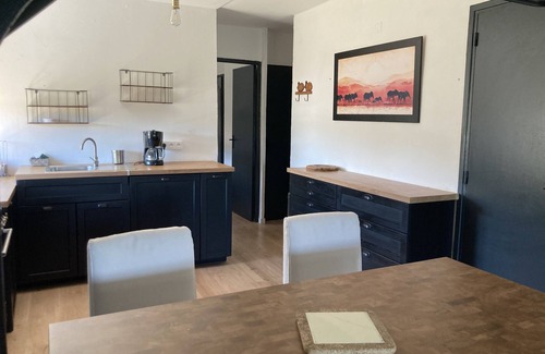 Valaurie Apartment | Appartement T2 au Dessus de L'auberge Du Laurier