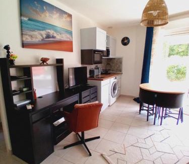 Moriani-Plage Apartment | Appartement T2 bord de mer/piscines